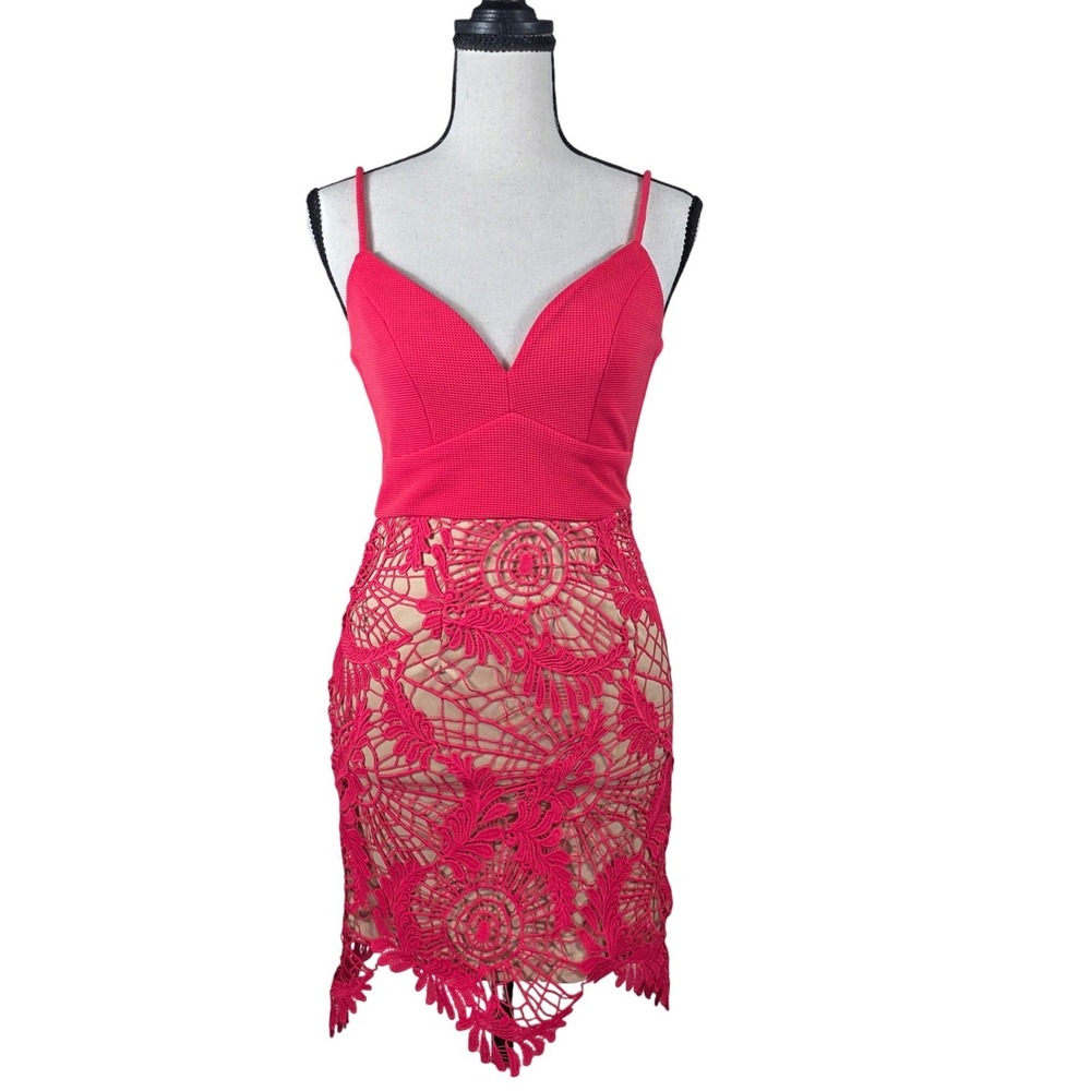 Luxxel Mini Dress Pink Crochet Lace Bodycon V-Neck Textured Small Party Cocktail